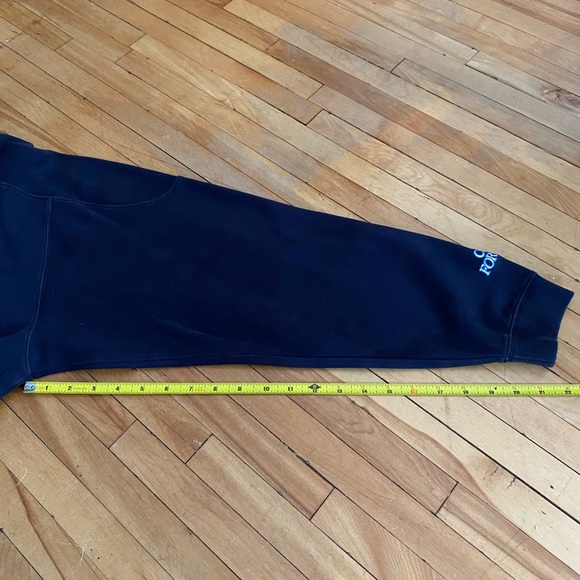 Cutter and Buck men’s “Cash For Life” 1/4 zip sweater. - Picture 3 of 7